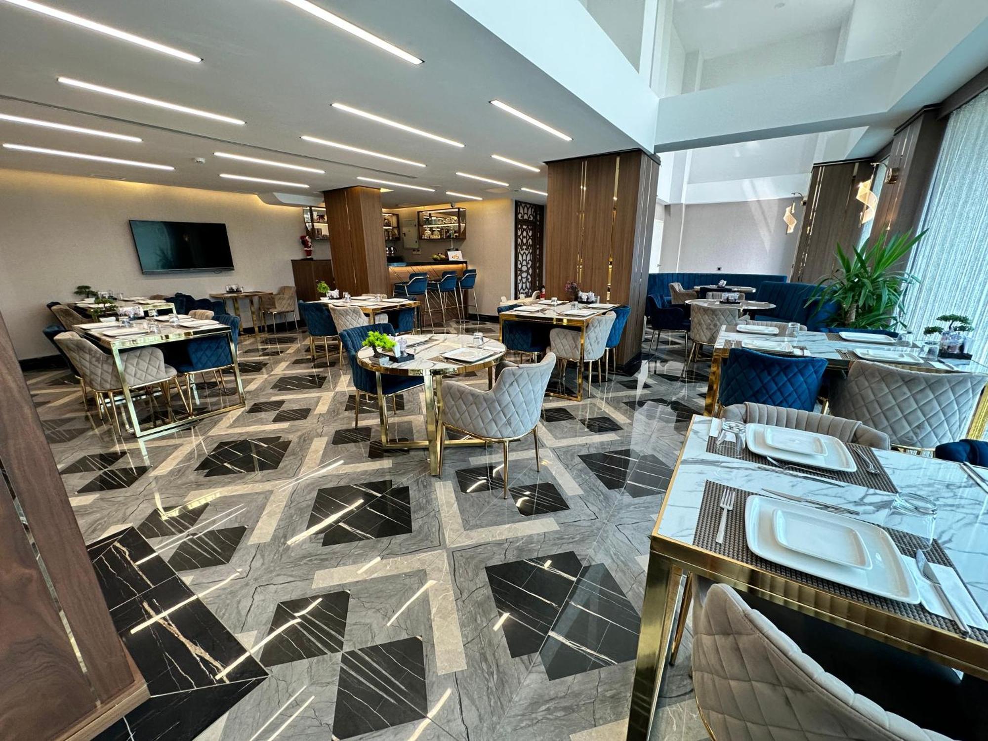 Trademark Collection By Wyndham Operla Airport 4*